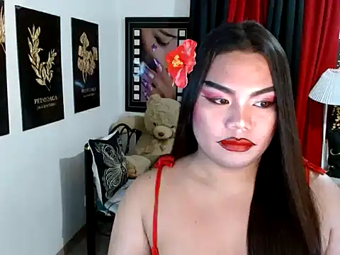 TSbrianaHugeCock 在線直播表演