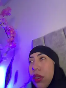 Chat +18 de Sweet_hot_mia ao vivo