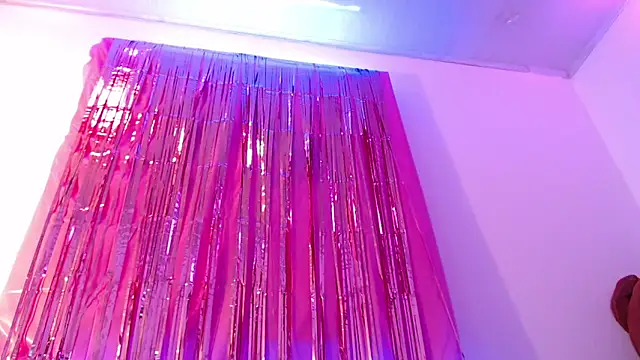 mere_in_redd's Live XXX Chat