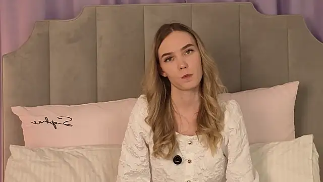 NikkiRyx Chat XXX in diretta