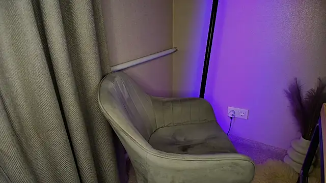 Show modela Leila_Libertas na web-kameri