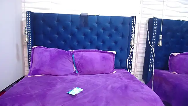 Chatroom XXX en direct de SalmaTits