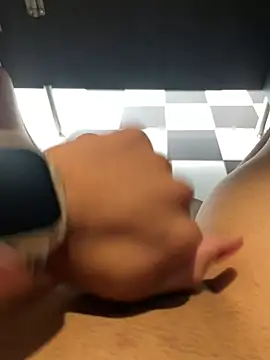 Andres_boy252 Adlı Modelin Canlı XXX Sohbeti