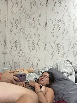 Ponthip: онлайн-секс-чат