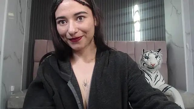 Chat +18 de Erika_Suarez_b ao vivo