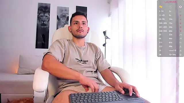 Stud_samu Adlı Modelin Canlı XXX Sohbeti