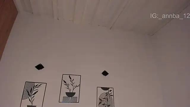 Онлайн чат XXX annie_barozzi