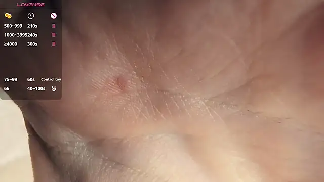 LaureMestler Show in webcam