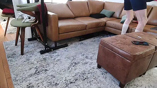 Pokazy przed kamerką – dress_socks_suits