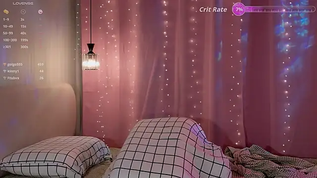 effy_dollie Show in webcam