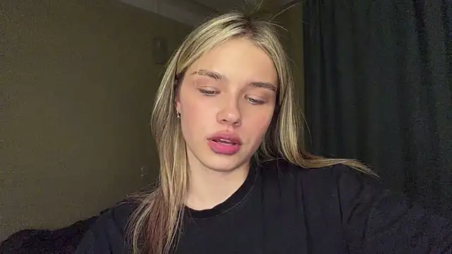 Chat XXX en directo de EarthaStinett