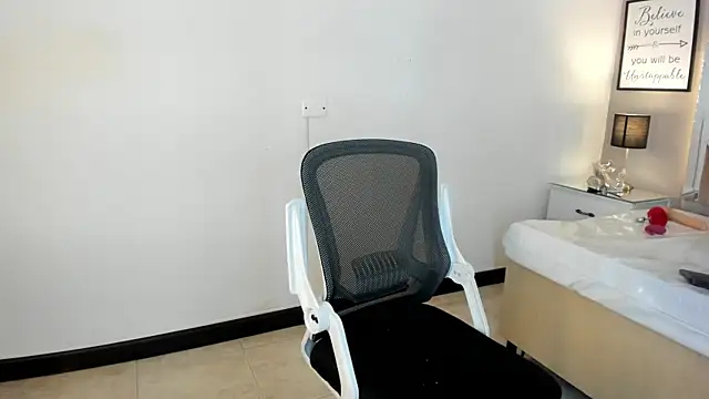 cellestehot élő XXX-chatje