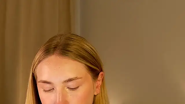 Chat +18 de bella__rose ao vivo