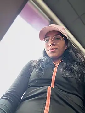 SheenaBrooke: διαδικτυακό σόου στην κάμερα