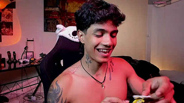 aress_damon's Live XXX Chat