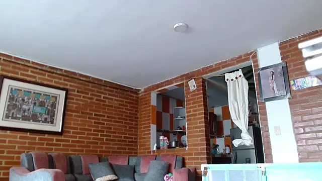 Lia_rouse04 élő XXX-chatje