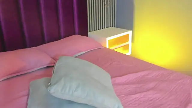 LauraAristizabal Live XXX Chat