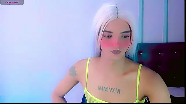 malahya_: διαδικτυακό σόου στην κάμερα