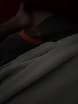 88ariiii: διαδικτυακό σόου στην κάμερα