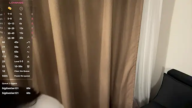 XXX chat uživo modela Ur_neighbor_Kira