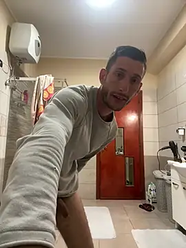 Gionnytav Adlı Modelin Canlı XXX Sohbeti