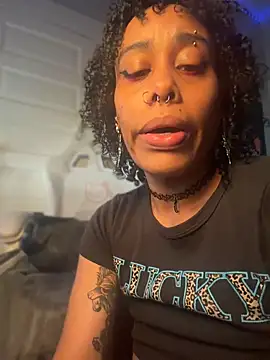 Lunalovesyou8's Webcam Show