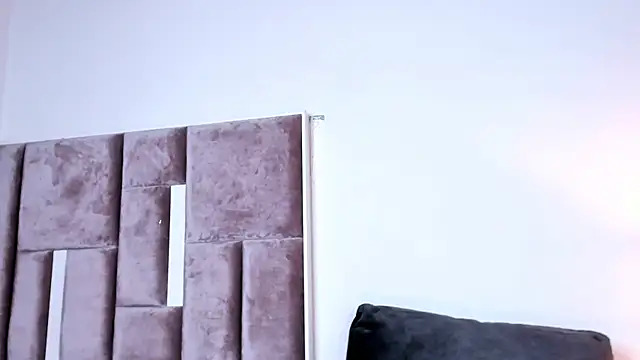 Chat +18 de Nia_Bunny ao vivo