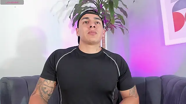 MassimoCo_'s Live XXX Chat