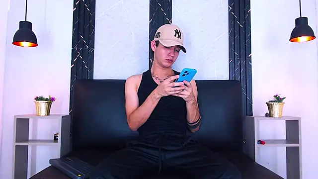 Онлайн чат XXX Feiccer_Castquer