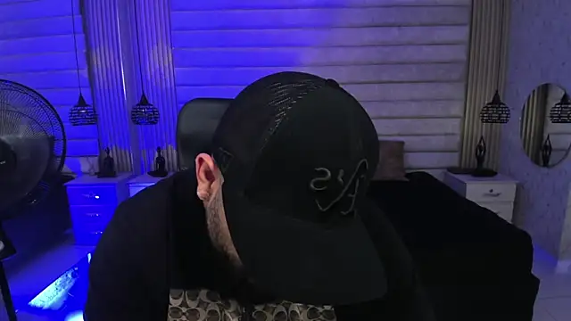 jhon_bear03 Adlı Modelin Canlı XXX Sohbeti