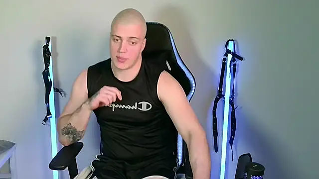 Telenok: διαδικτυακό σόου στην κάμερα