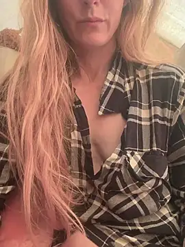 GoldenFlameGoddess' Webcam Show