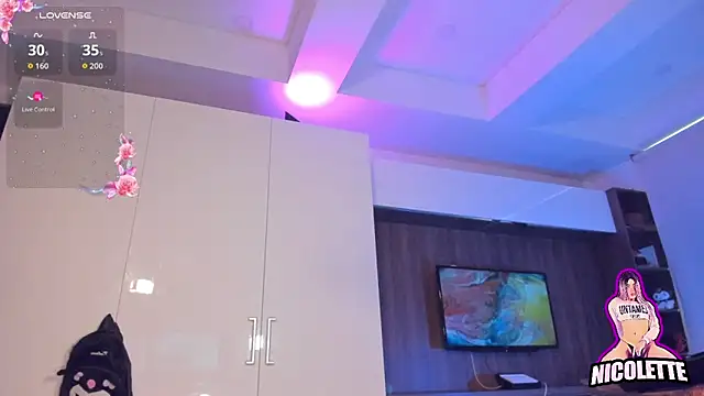 nicolette_tay Adlı Modelin Web Kamerası Şovu