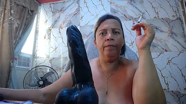 Chat +18 de alina_maturehot ao vivo