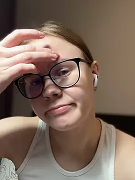 _CherryBloom_ Adlı Modelin Canlı XXX Sohbeti