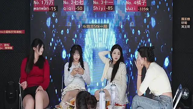 Nova-68 – Naživo XXX chat