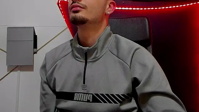 BrandonTate Adlı Modelin Canlı XXX Sohbeti