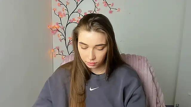 NikaMystic's Live XXX Chat