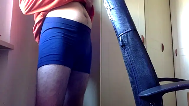 davyhairyvelvetdreams Show in webcam