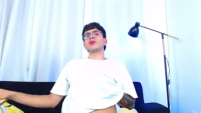 maax_18: онлайн-секс-чат