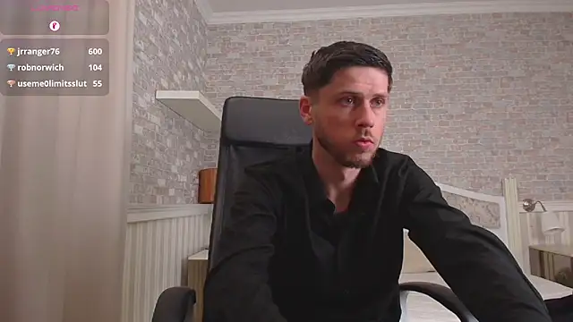 JonahShaw élő XXX-chatje