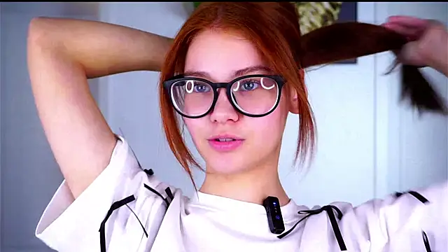 YettaCalabria 现场XXX聊天