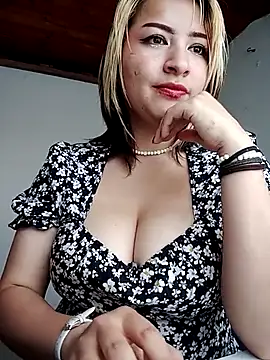 HannaJonnes_ Chat XXX in diretta