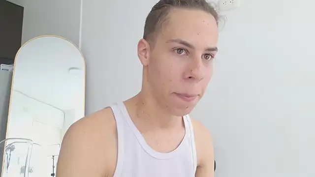 grey___27 élő XXX-chatje