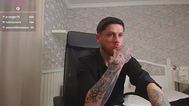 Chatroom XXX en direct de JonahShaw