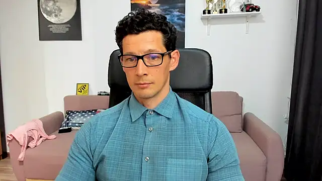 BrutusK08 Adlı Modelin Canlı XXX Sohbeti