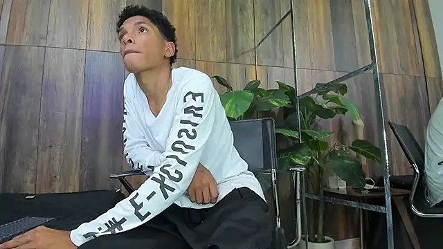 AndySinss: онлайн-секс-чат