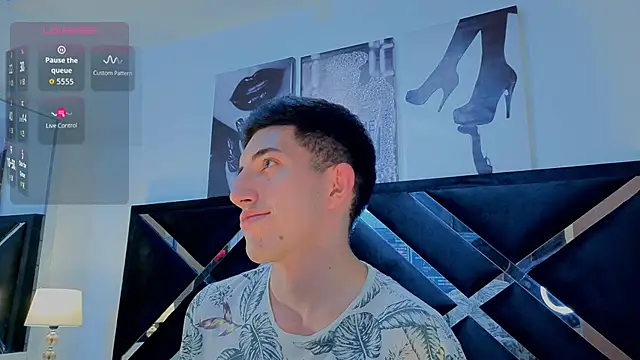 Un_Sluttyy élő XXX-chatje