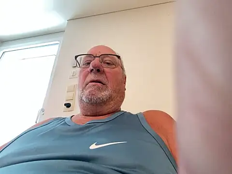 gerri2000 live XXX chat