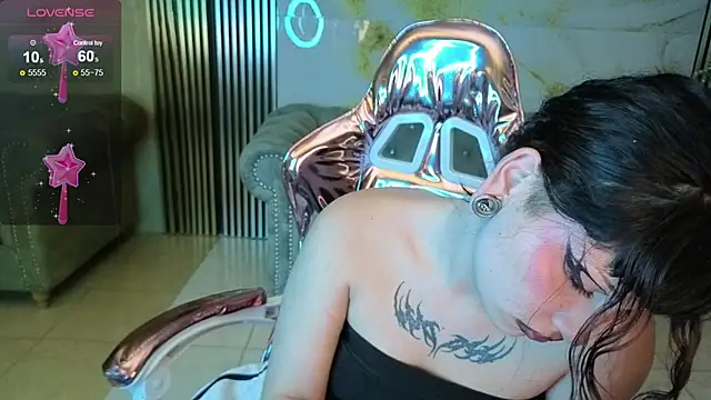 ela_boob_s' Live XXX Chat